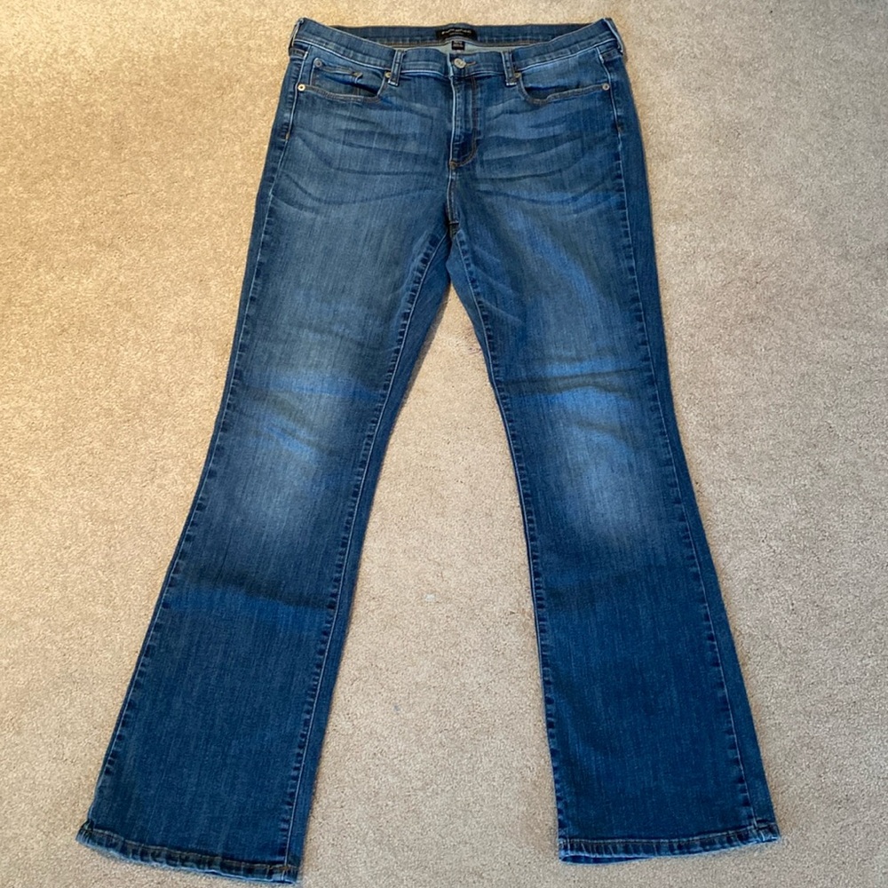 Banana Republic Slim Bootcut Jeans 31/12